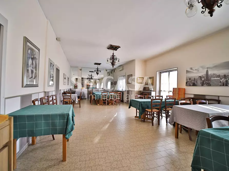 Immagine 27 di Palazzo in vendita  in Via Vittorio Veneto a Bergamo