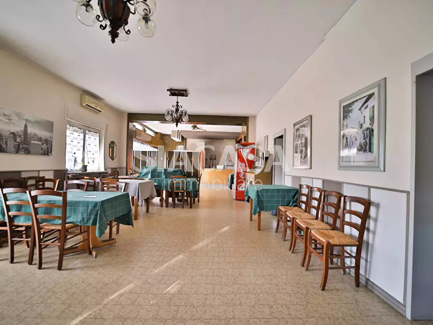 Immagine 29 di Palazzo in vendita  in Via Vittorio Veneto a Bergamo