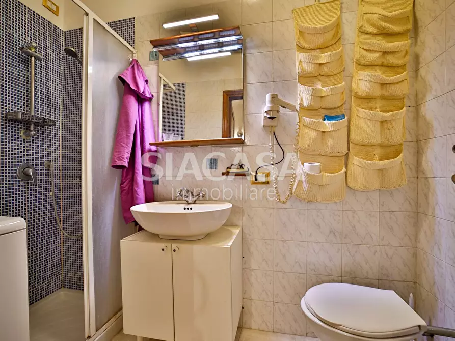 Immagine 13 di Appartamento in vendita  in Via Accademia a Milano