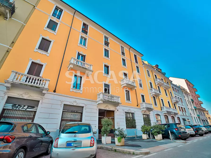 Immagine 21 di Appartamento in vendita  in Via Accademia a Milano