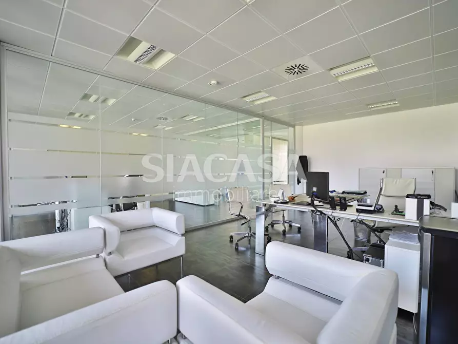 Immagine 13 di Ufficio in affitto  in BERNAREGGIO a Bernareggio