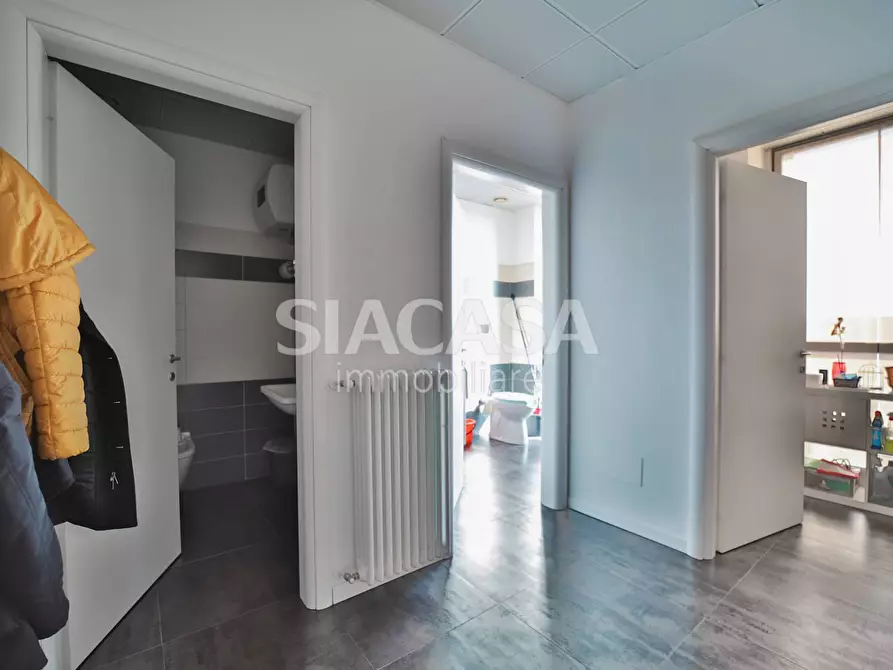 Immagine 18 di Ufficio in affitto  in BERNAREGGIO a Bernareggio