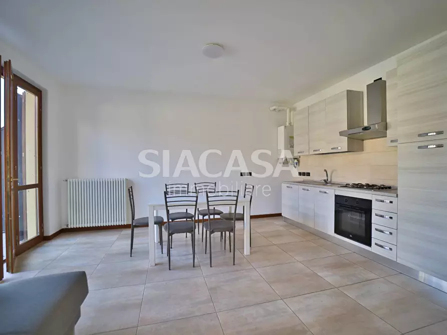 Immagine 5 di Appartamento in vendita  in via Mazzini a Cornate D'adda