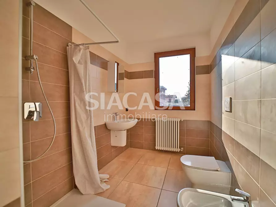 Immagine 9 di Appartamento in vendita  in via Mazzini a Cornate D'adda