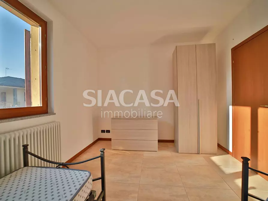 Immagine 13 di Appartamento in vendita  in via Mazzini a Cornate D'adda