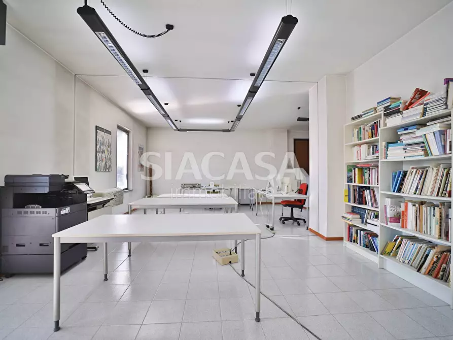 Immagine 26 di Ufficio in vendita  in Trezzo sull'Adda a Trezzo Sull'adda