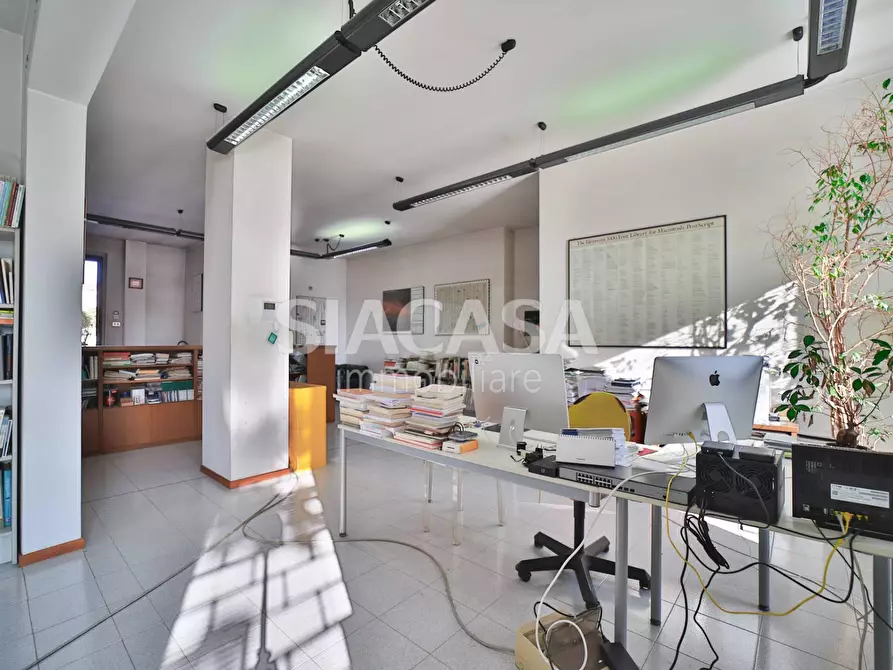 Immagine 27 di Ufficio in vendita  in Trezzo sull'Adda a Trezzo Sull'adda