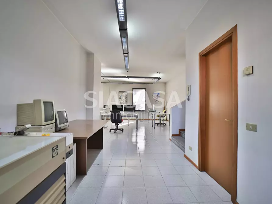 Immagine 24 di Ufficio in vendita  in Trezzo sull'Adda a Trezzo Sull'adda