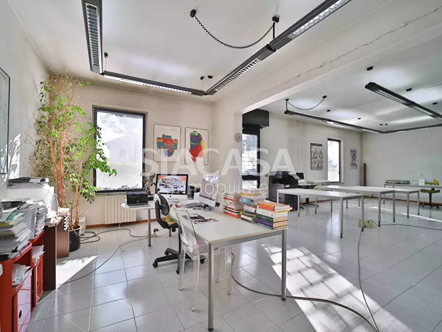 Immagine 26 di Ufficio in vendita  in Trezzo sull'Adda a Trezzo Sull'adda