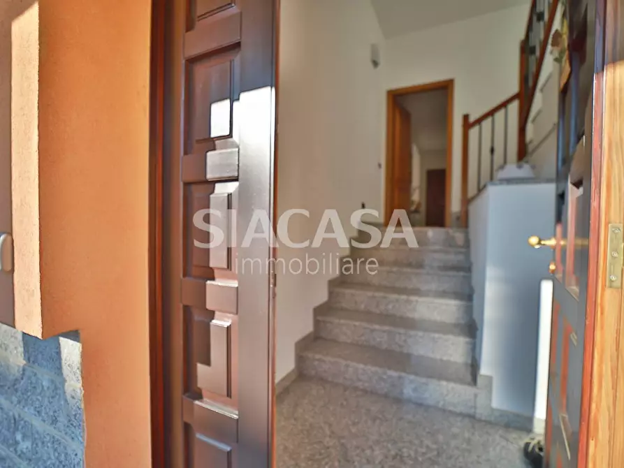 Immagine 21 di Villa in vendita  in via Volta a Busnago