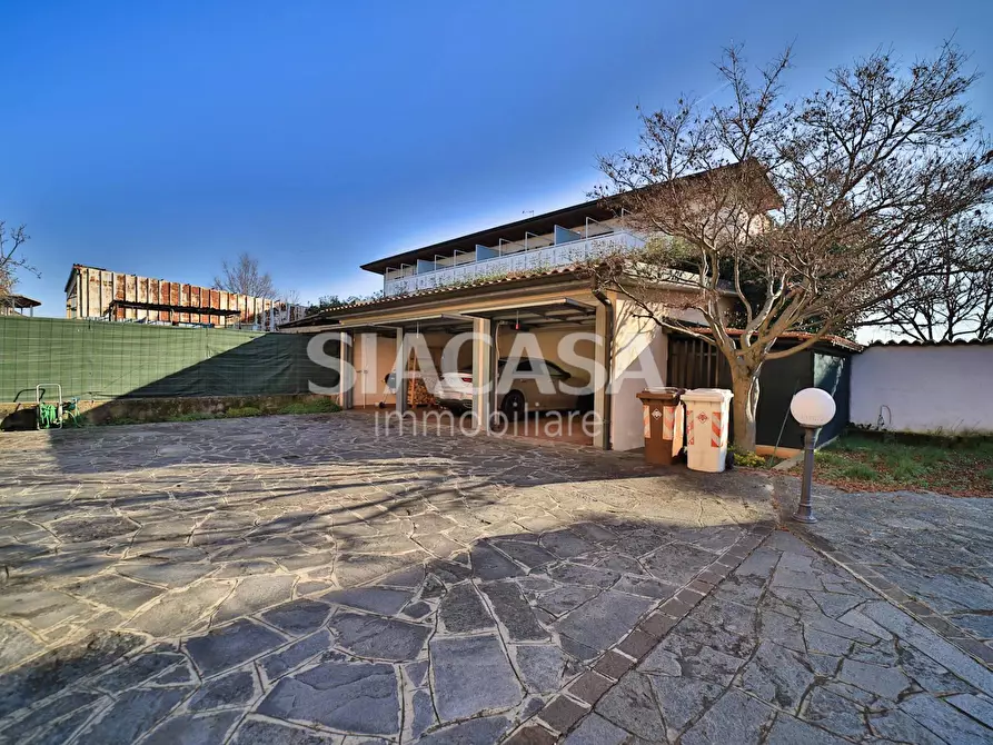 Immagine 25 di Villa in vendita  in via Volta a Busnago