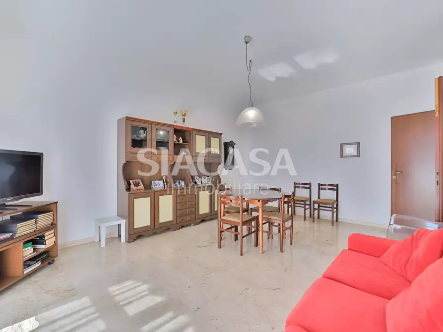 Immagine 5 di Appartamento in vendita  in Via Don Locatelli a Roncello