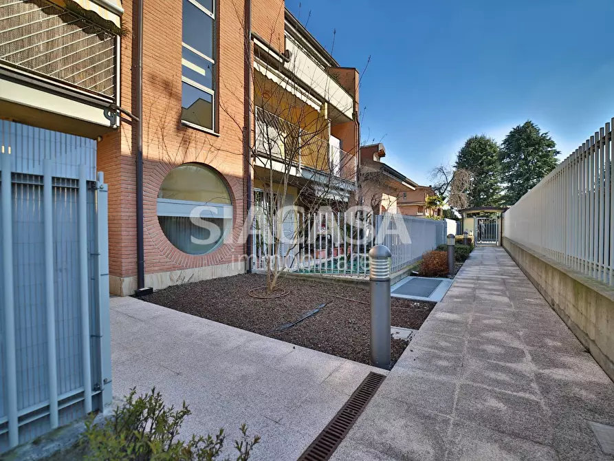 Immagine 20 di Appartamento in vendita  in via Carlo Porta a Cambiago
