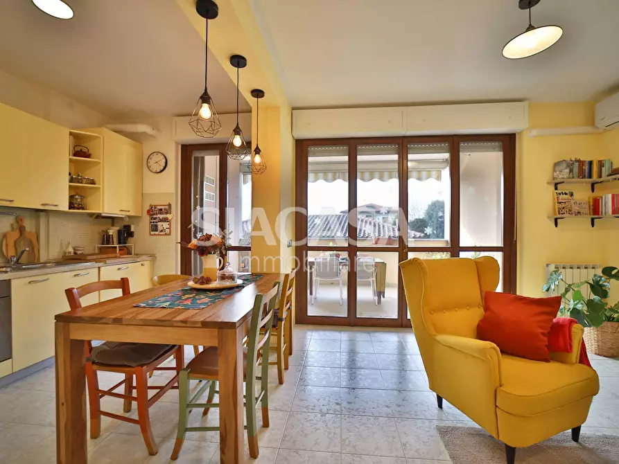 Immagine 2 di Appartamento in vendita  in via Papa Giovanni XXIII a Verderio