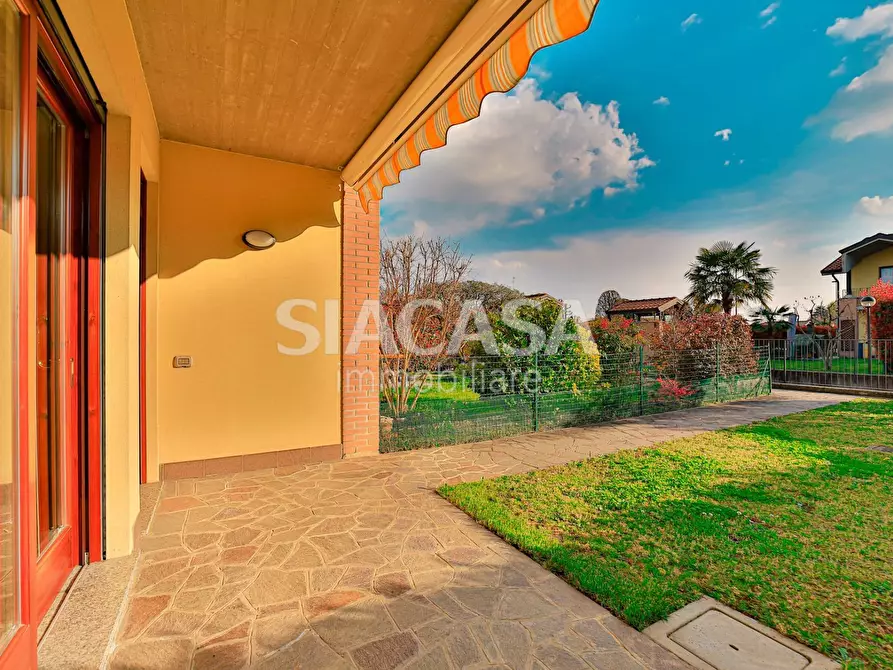 Immagine 2 di Villa in vendita  in Via Caduti Della Libertà a Verderio