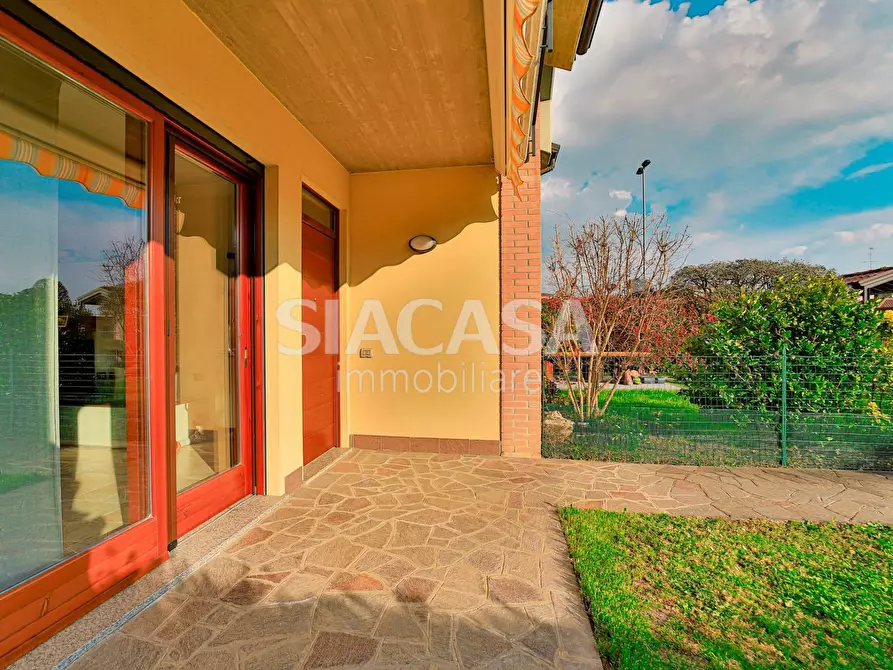 Immagine 4 di Villa in vendita  in Via Caduti Della Libertà a Verderio