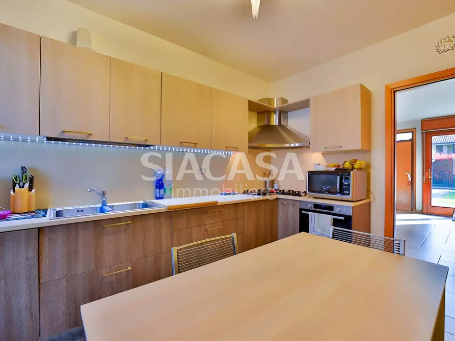 Immagine 14 di Villa in vendita  in Via Caduti Della Libertà a Verderio