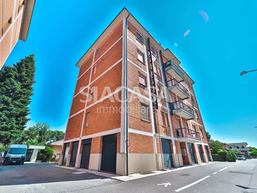 Immagine 19 di Appartamento in vendita  in Via Emilia a Bernareggio