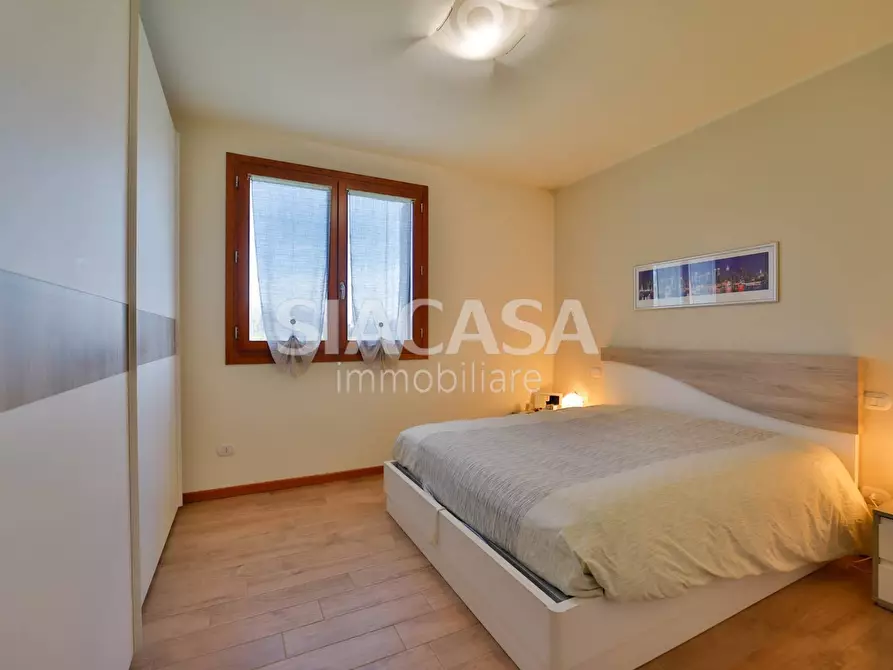 Immagine 21 di Appartamento in vendita  in Via Alessandro Colombo a Carnate