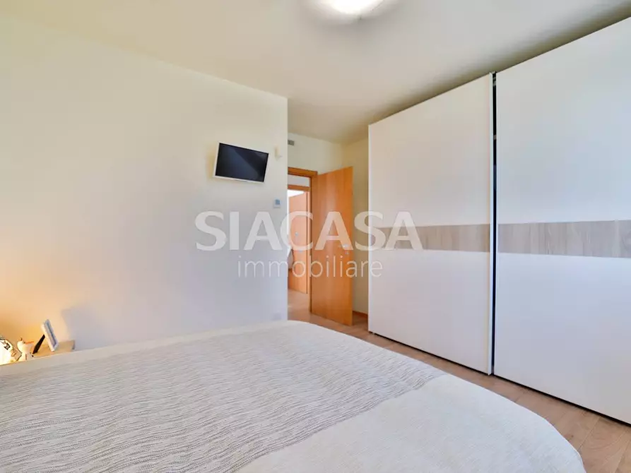 Immagine 23 di Appartamento in vendita  in Via Alessandro Colombo a Carnate