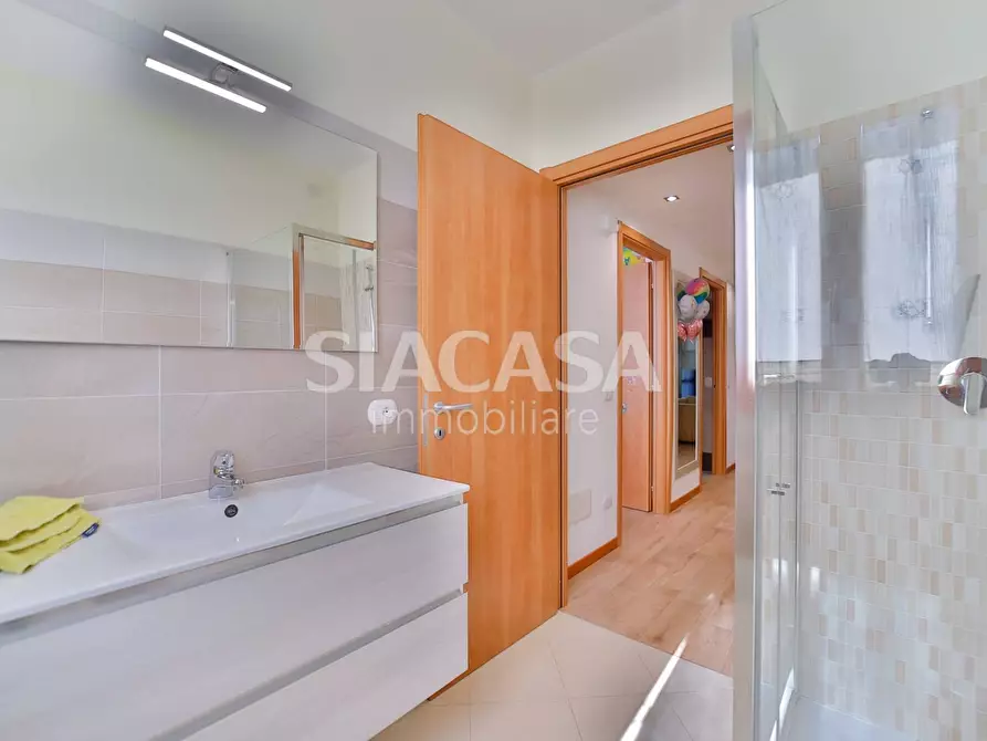 Immagine 20 di Appartamento in vendita  in Via Alessandro Colombo a Carnate