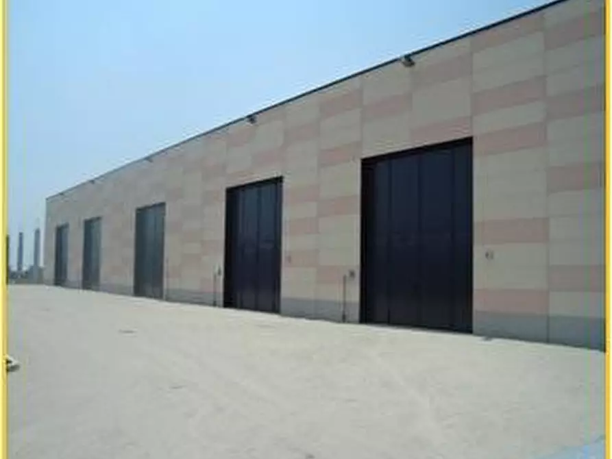 Immagine 1 di Capannone industriale in affitto  in Ornago a Ornago