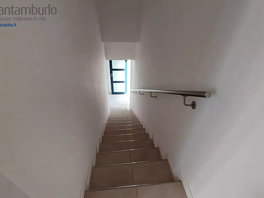 Immagine 18 di Casa indipendente in vendita  a Paese