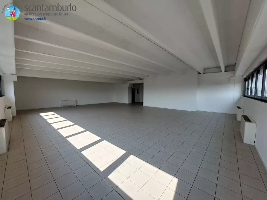 Immagine 12 di Negozio in affitto  a Treviso