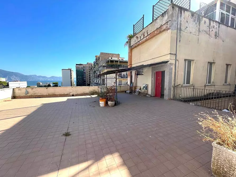 Immagine 1 di Appartamento in vendita  in corso umberto I a Torre Annunziata