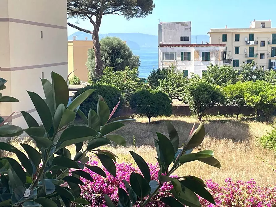 Immagine 6 di Appartamento in vendita  in via gambardella a Torre Annunziata