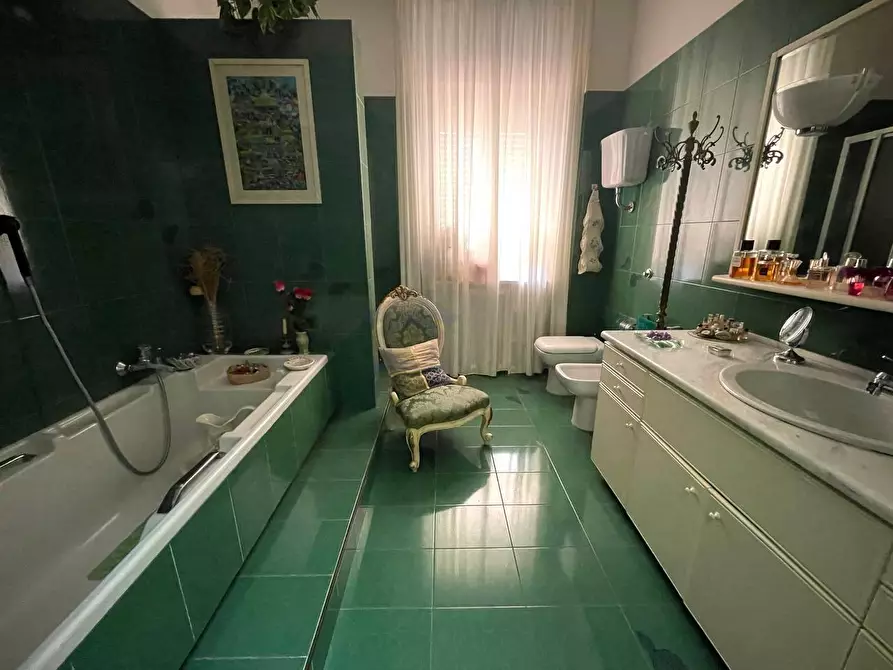 Immagine 14 di Appartamento in vendita  in via gambardella a Torre Annunziata