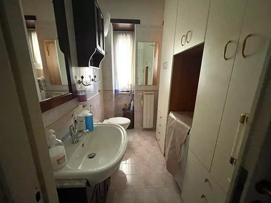 Immagine 21 di Appartamento in vendita  in via gambardella a Torre Annunziata