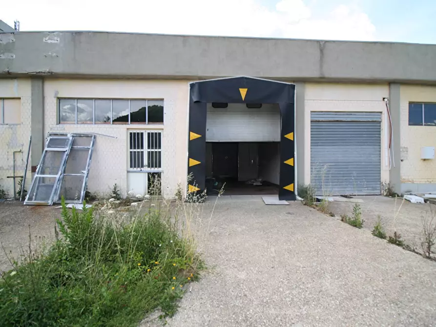 Immagine 8 di Palazzo in vendita  in STRADA CIMINA a Viterbo