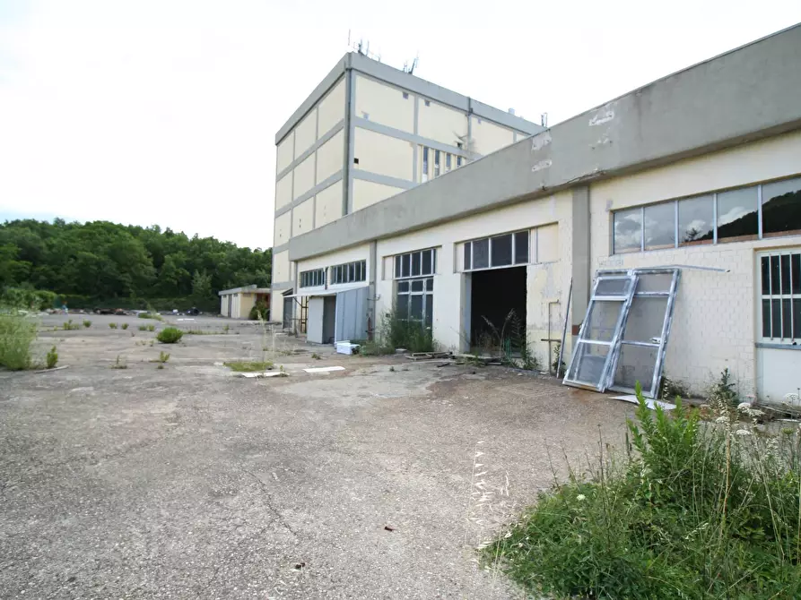 Immagine 2 di Palazzo in vendita  in STRADA CIMINA a Viterbo