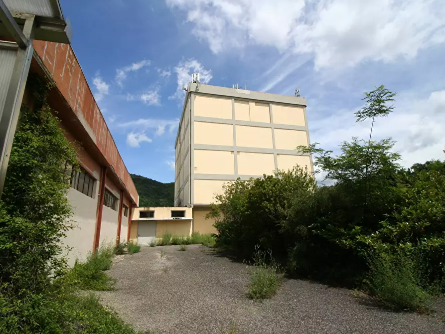 Immagine 10 di Palazzo in vendita  in STRADA CIMINA a Viterbo