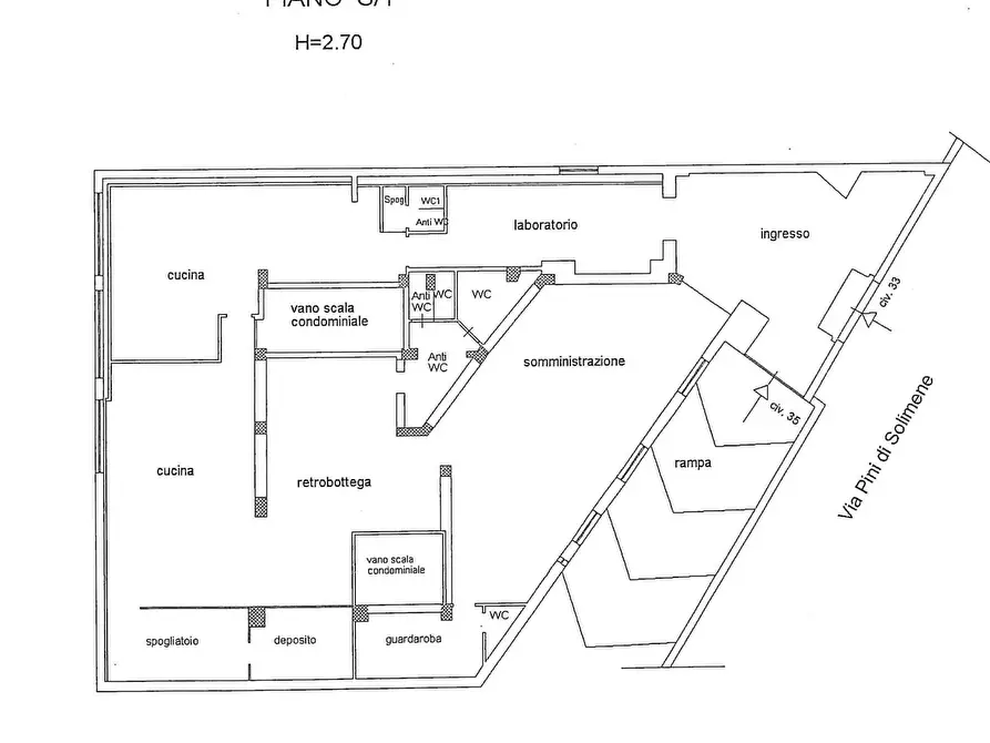 Immagine 11 di Negozio in vendita  in via Pini di Solimene a San Giorgio A Cremano