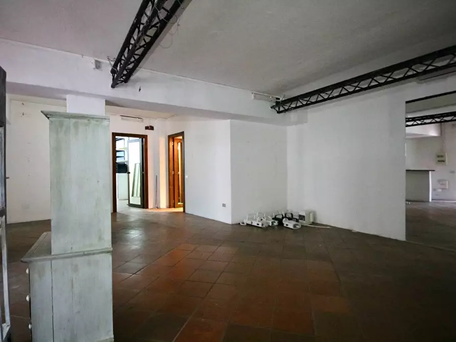 Immagine 7 di Negozio in vendita  in Via della Marina a Arzachena