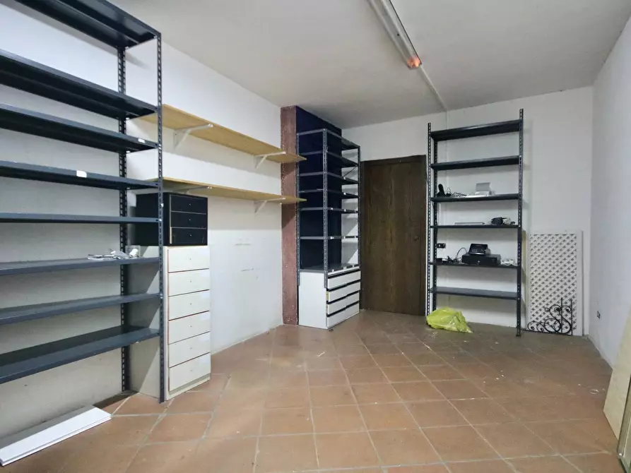 Immagine 9 di Negozio in vendita  in Via della Marina a Arzachena