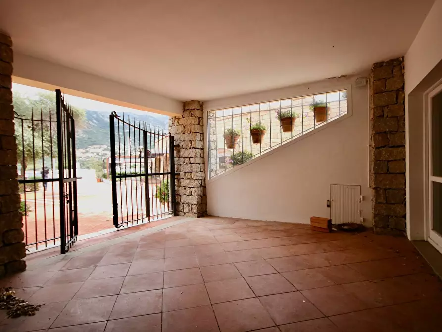 Immagine 10 di Negozio in vendita  in Via della Marina a Arzachena