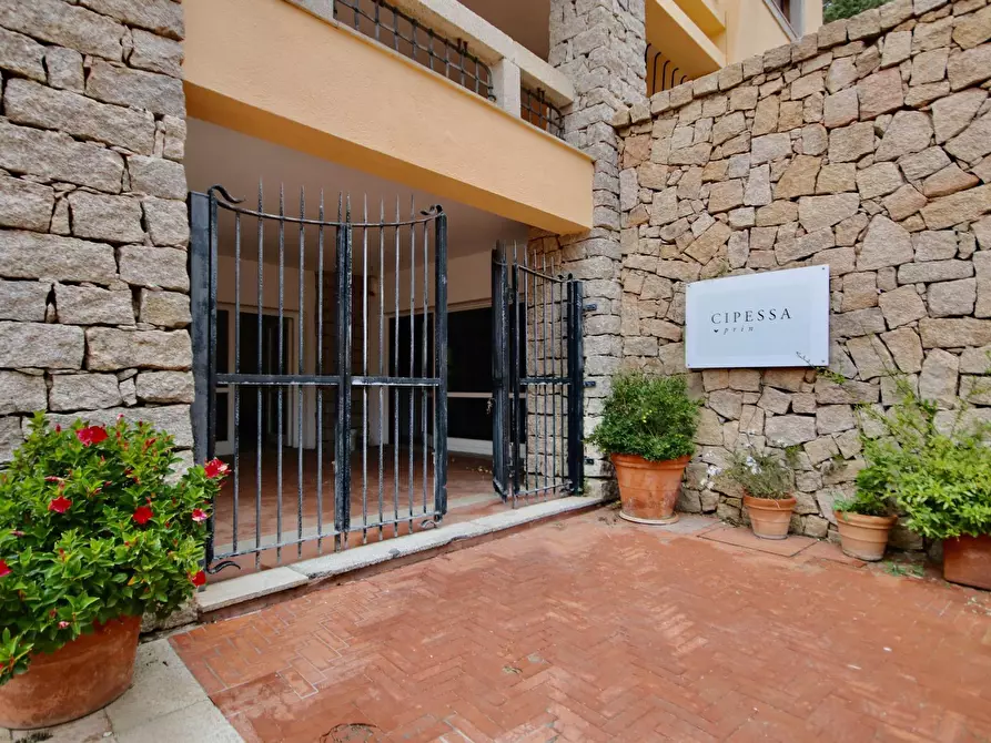 Immagine 3 di Negozio in vendita  in Via della Marina a Arzachena