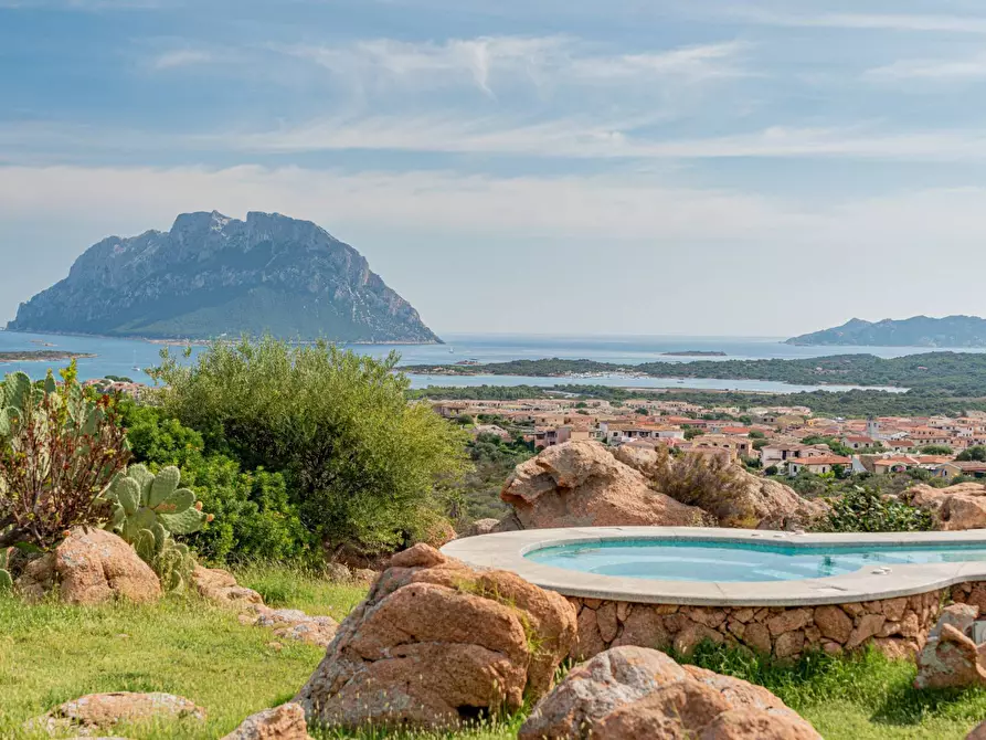 Immagine 24 di Villa in vendita  in via Monte Ortobene a Loiri Porto San Paolo