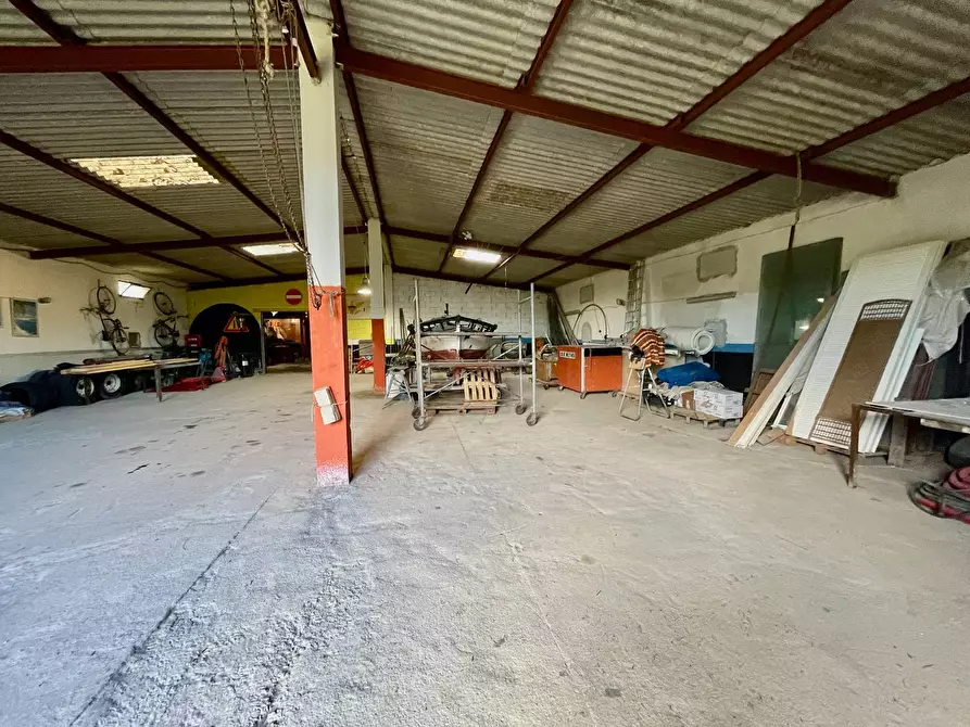Immagine 15 di Capannone industriale in vendita  in Via Lu mangoni a Olbia