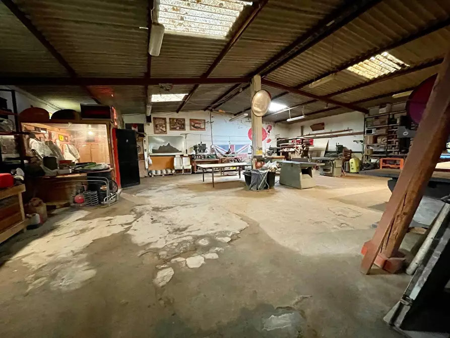 Immagine 16 di Capannone industriale in vendita  in Via Lu mangoni a Olbia