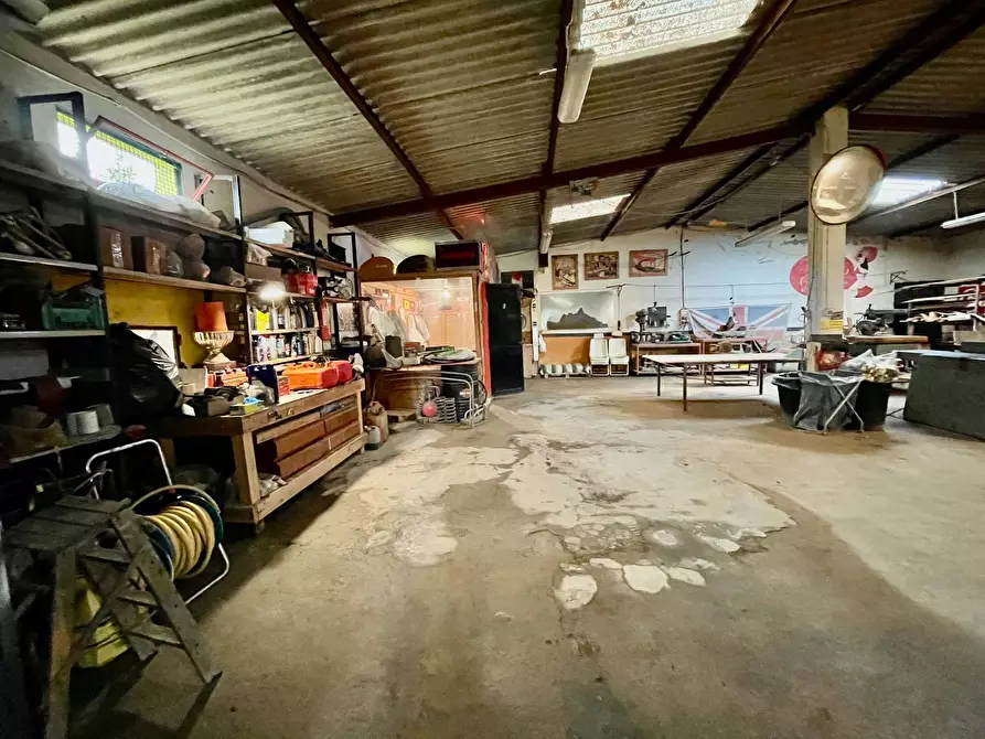 Immagine 17 di Capannone industriale in vendita  in Via Lu mangoni a Olbia