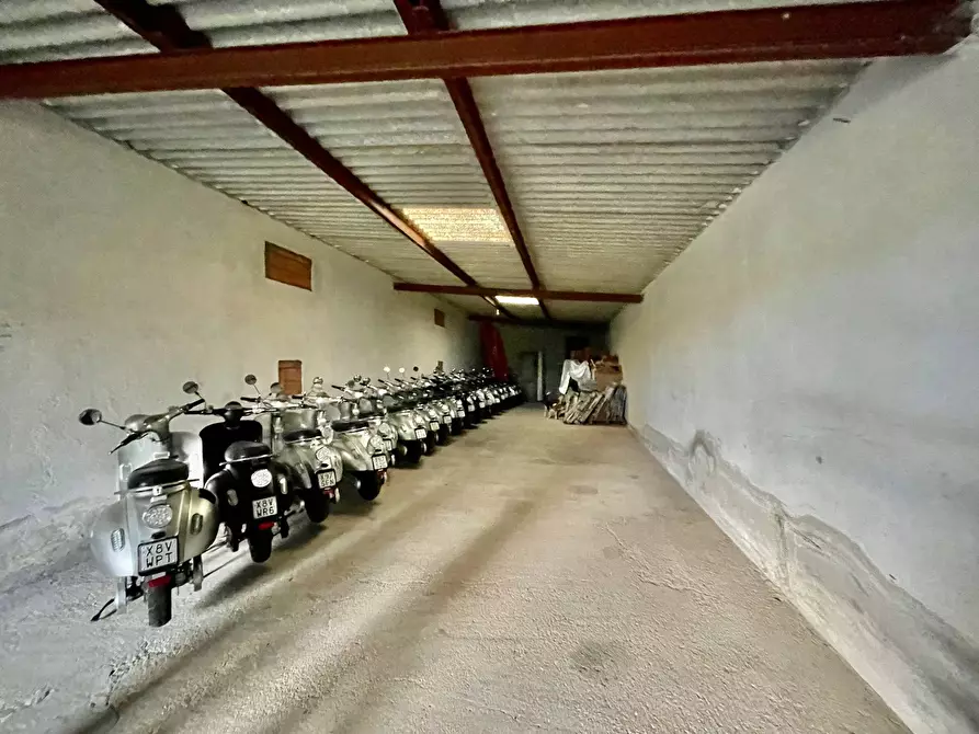 Immagine 22 di Capannone industriale in vendita  in Via Lu mangoni a Olbia