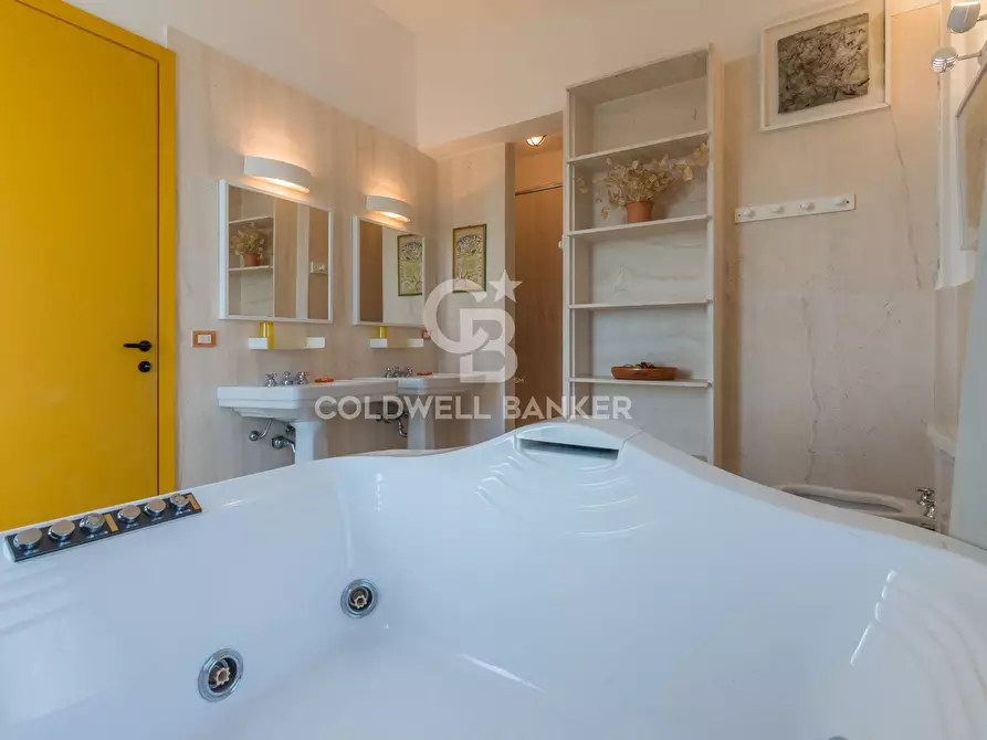 Immagine 20 di Villa in vendita  in Via Valmala a Mondaino