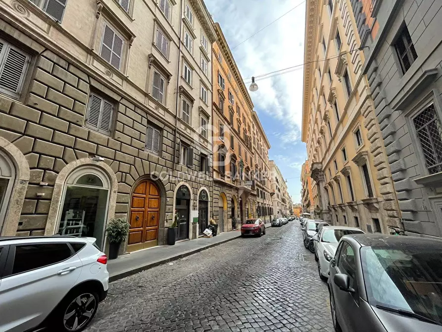 Immagine 6 di Negozio in vendita  in Via Palermo a Roma