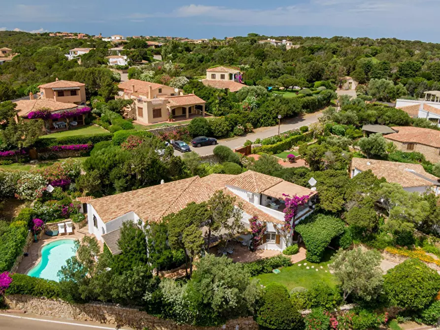 Immagine 22 di Villa in vendita  in via della bolina a Arzachena