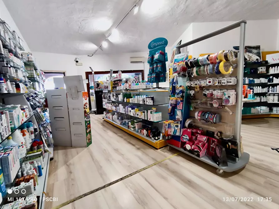 Immagine 8 di Locale commerciale in vendita  in Puntaldia a San Teodoro