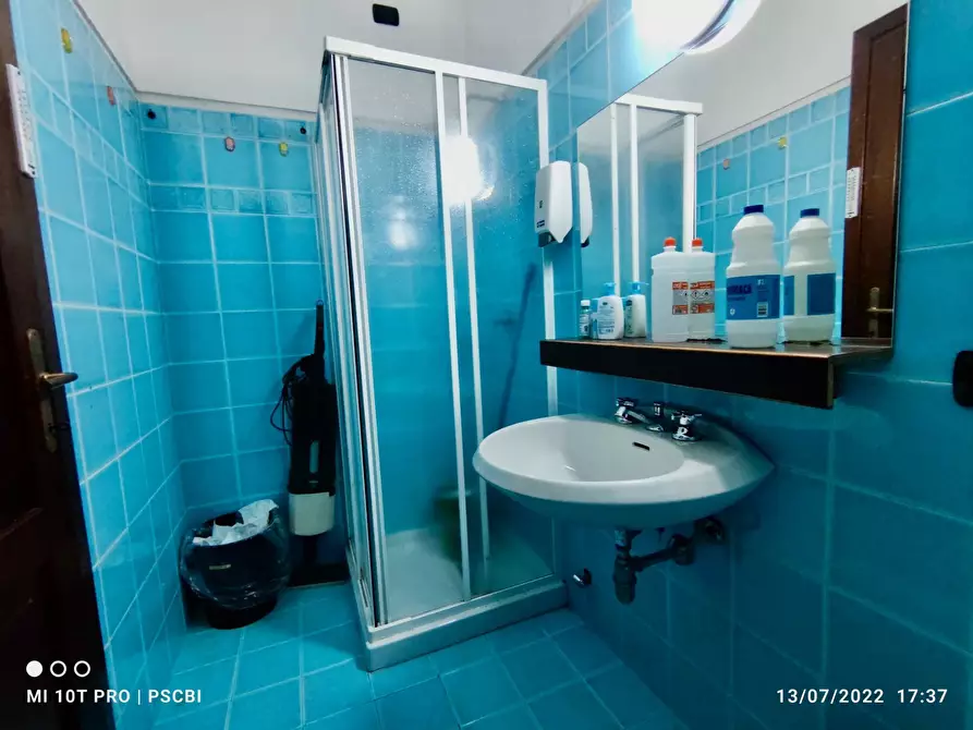 Immagine 11 di Locale commerciale in vendita  in Puntaldia a San Teodoro